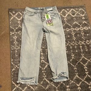 REWASH - HIGH RISE KICK BELL CROP| SIZE 28 - NEW WITH TAGS
